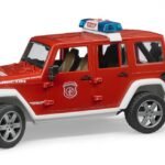 Jeep Firefighter Wrangler Unlimited Rubicon + figurka strażaka M1:16 Bruder AKT-02528
