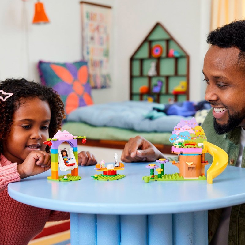 Lego Gabby's Dollhouse Kotofeya's Garden Party 10787 - obrazek 3